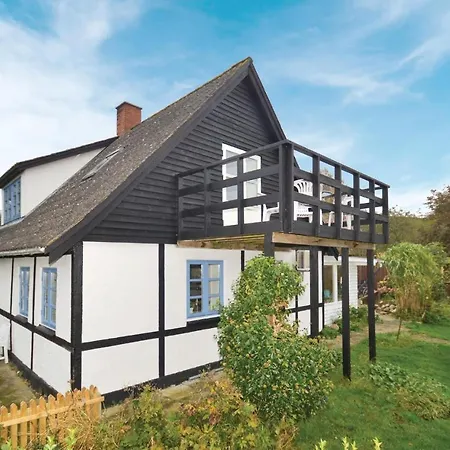 Three-bedroom Holiday In