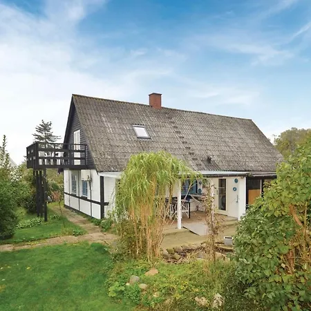 Three-bedroom Holiday In Holiday home Stege