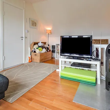 Holiday home Three-bedroom Holiday In Stege